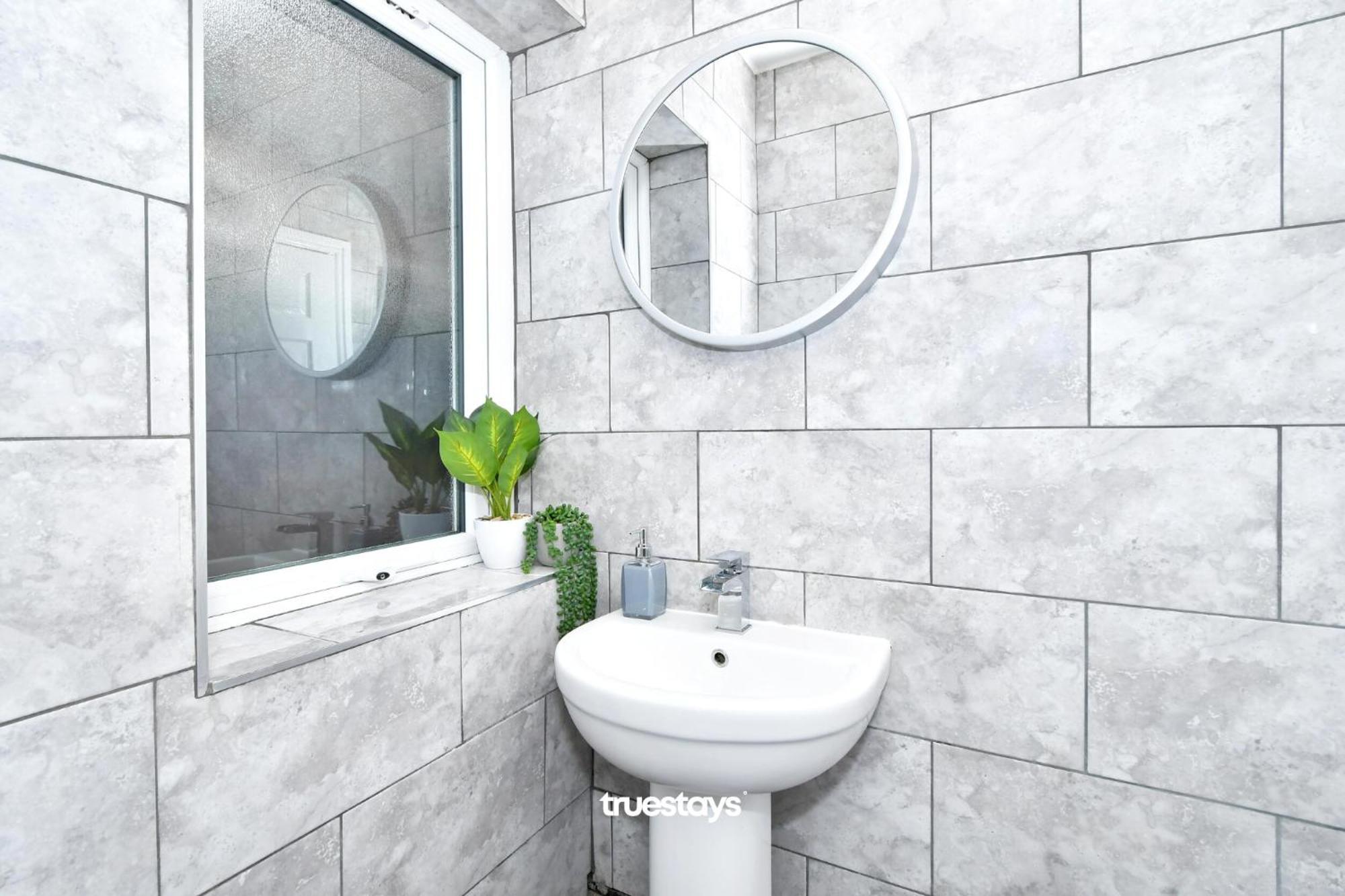 Gilman House By Truestays - 4 Bedroom House In Stoke-On-Trent Etruria Exteriör bild