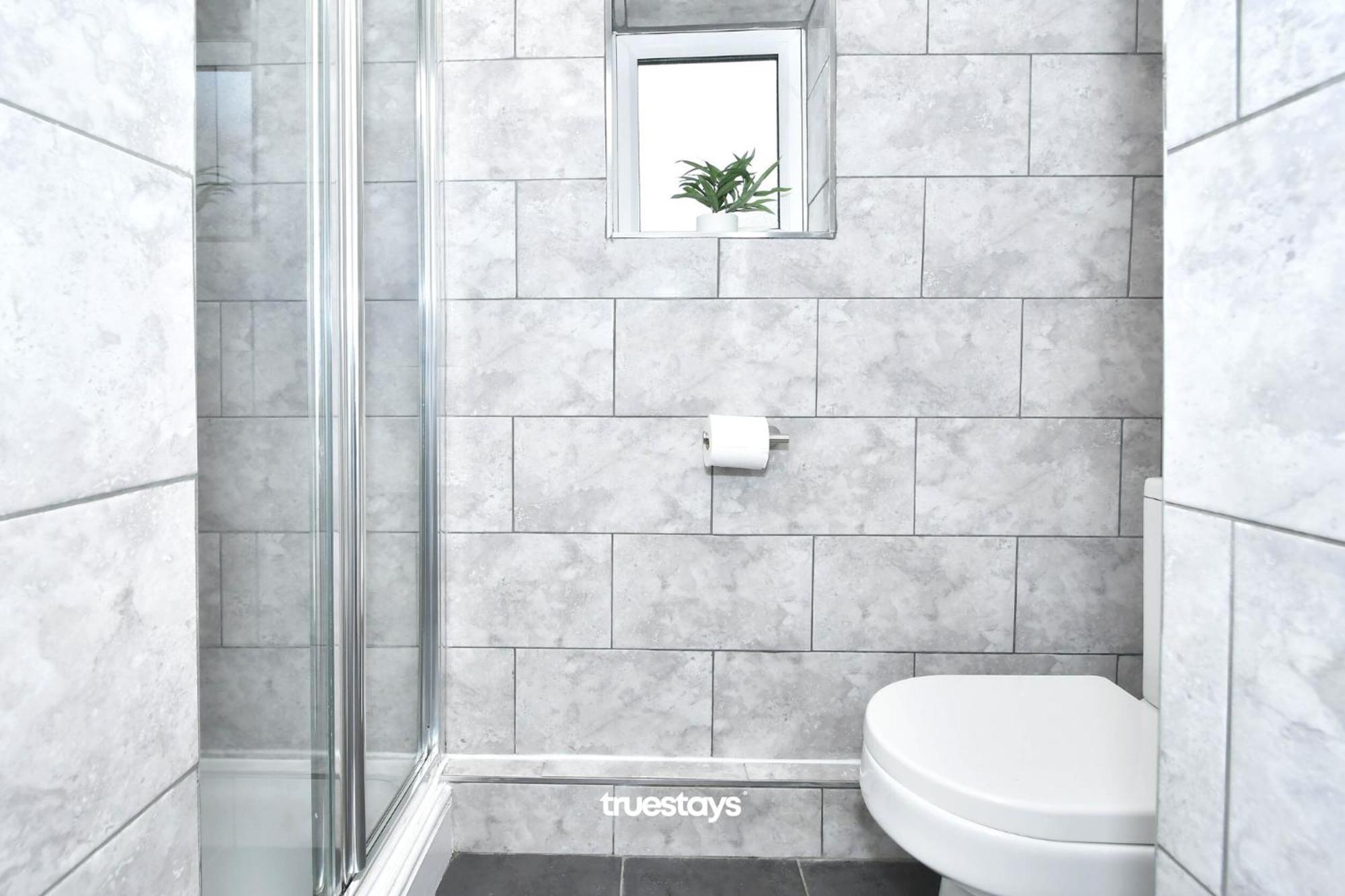 Gilman House By Truestays - 4 Bedroom House In Stoke-On-Trent Etruria Exteriör bild