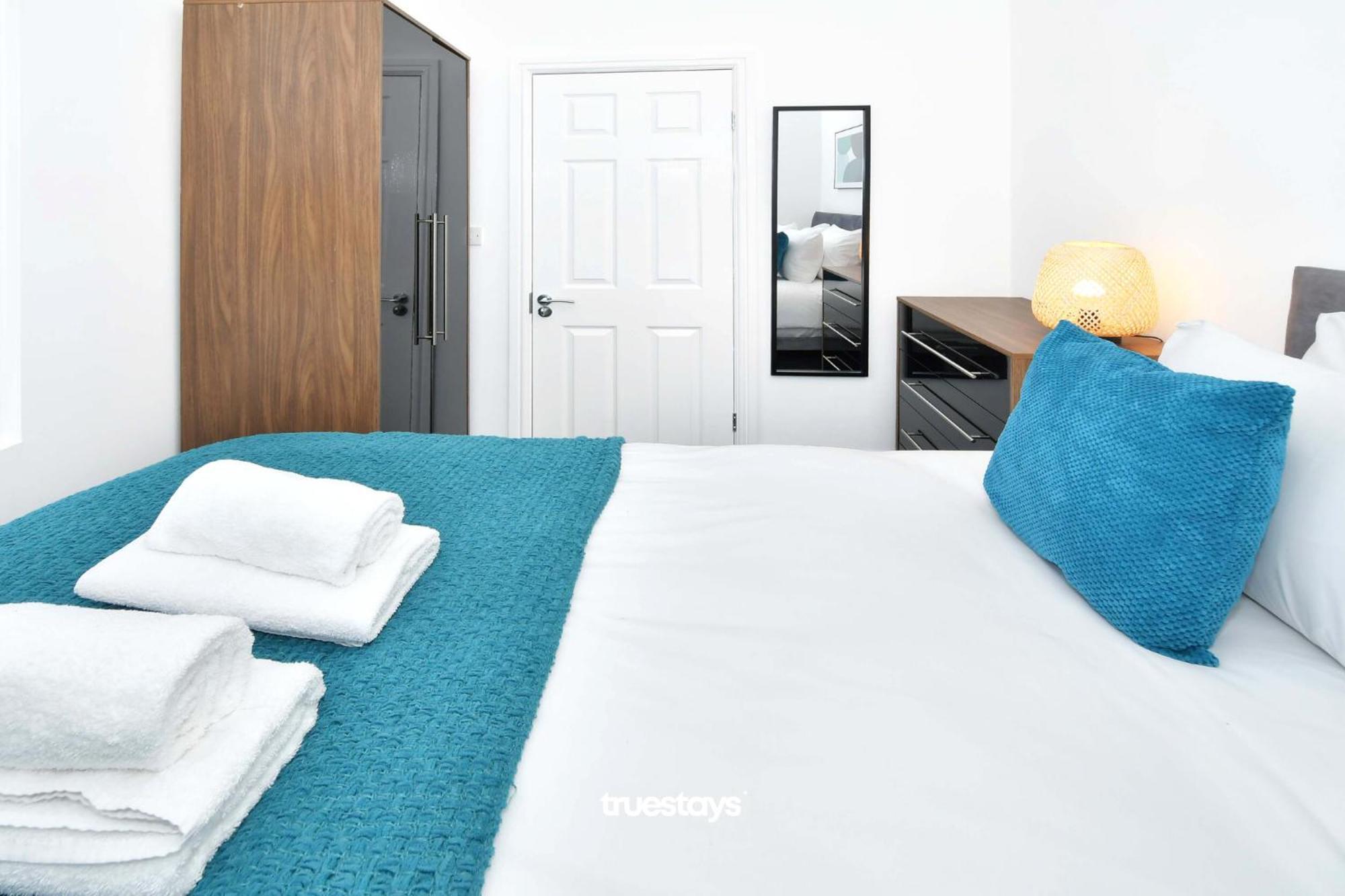 Gilman House By Truestays - 4 Bedroom House In Stoke-On-Trent Etruria Exteriör bild
