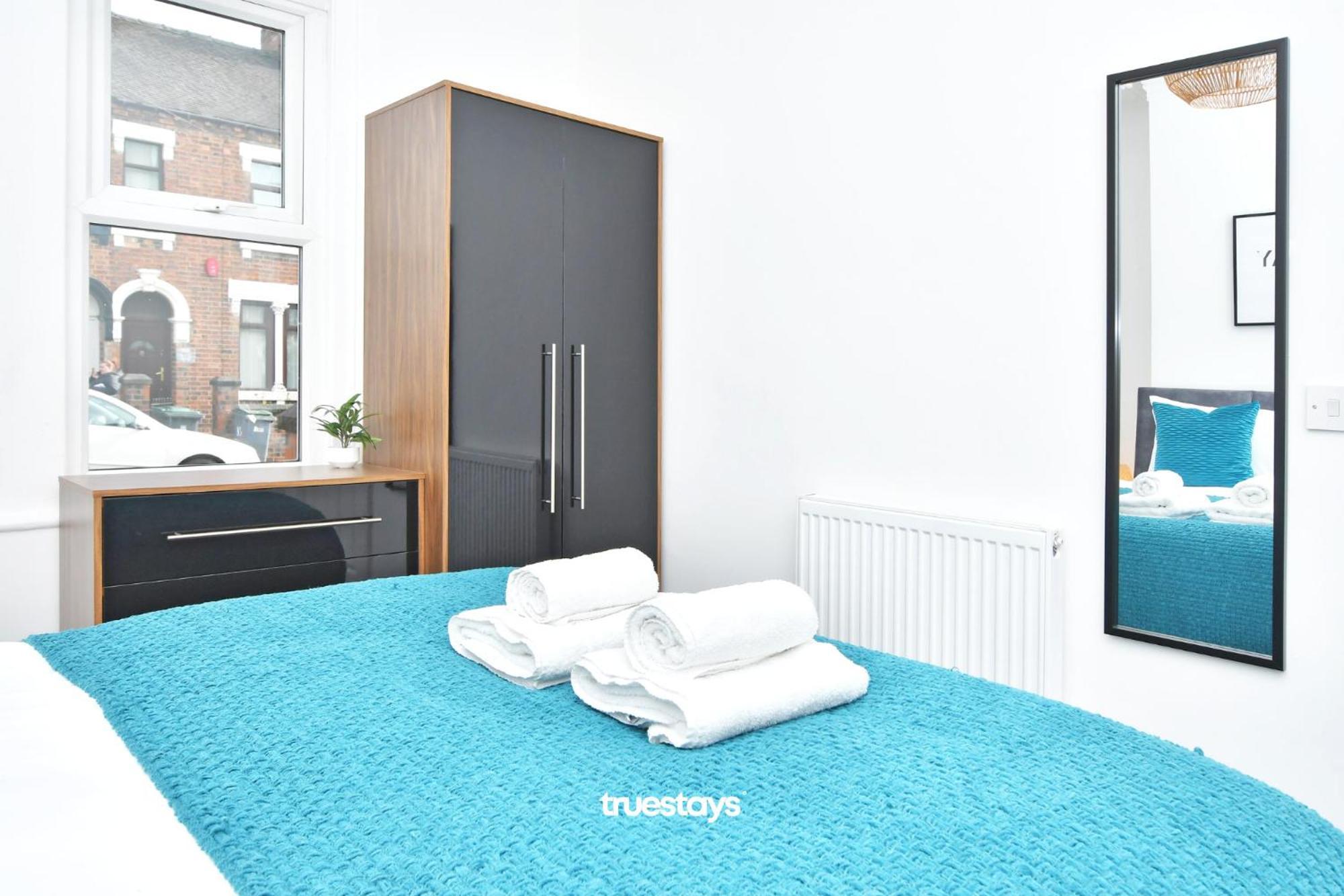 Gilman House By Truestays - 4 Bedroom House In Stoke-On-Trent Etruria Exteriör bild