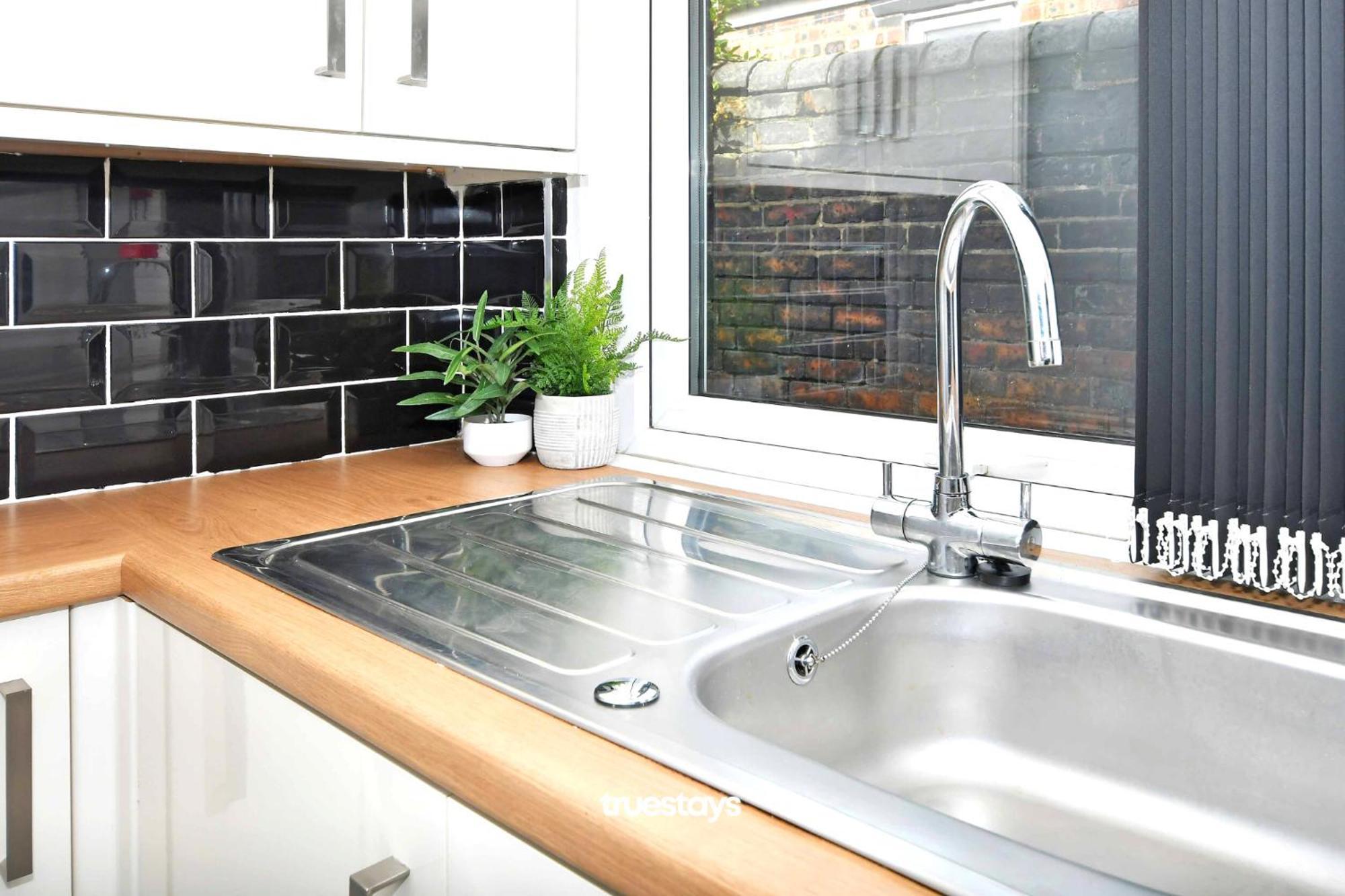 Gilman House By Truestays - 4 Bedroom House In Stoke-On-Trent Etruria Exteriör bild